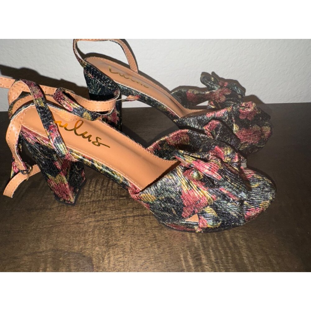 NEW! Lulus Lilso Black Floral Metallic Bow Platform Ankle Strap Block Heels -8.5 - Picture 4 of 7